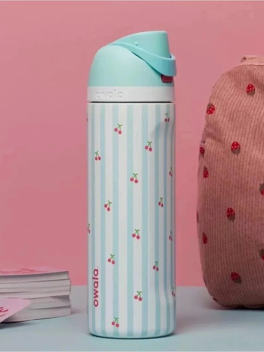 NEW Owala Birthday Bash PILLOW FIGHT Cherry’s 32oz FreeSip Water Bottle